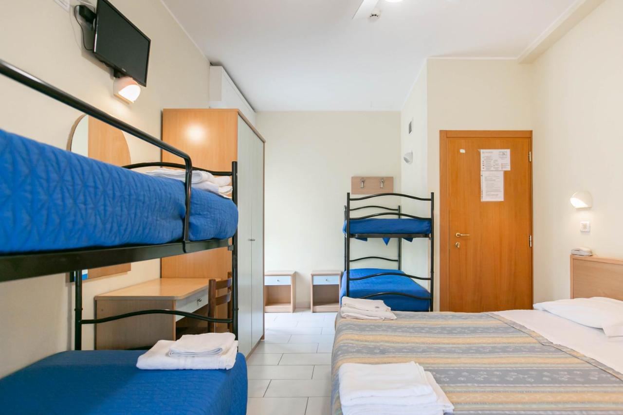 רימיני Hotel Valparaiso מראה חיצוני תמונה
