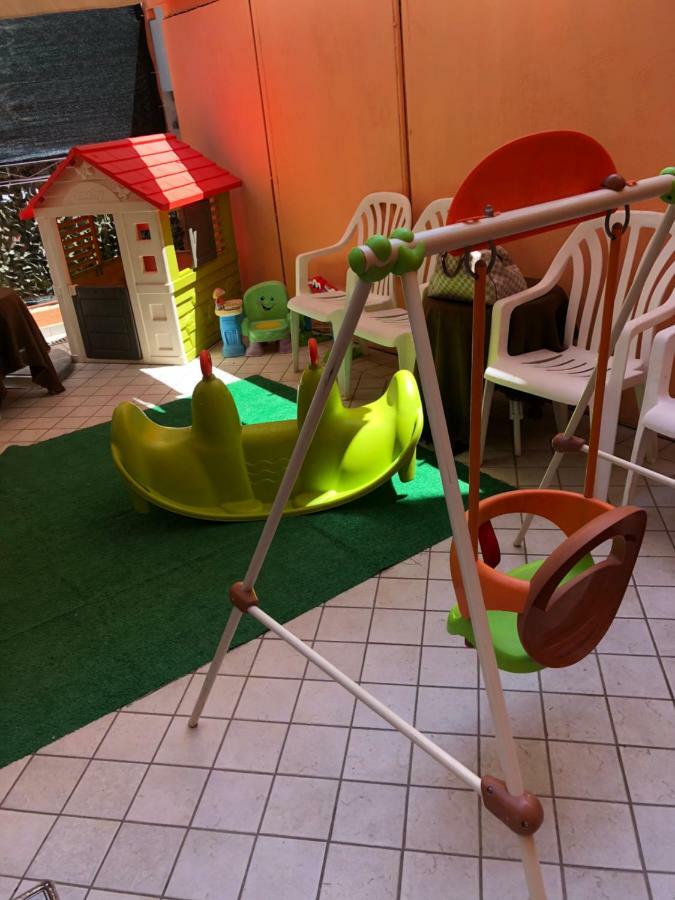 רימיני Hotel Valparaiso מראה חיצוני תמונה